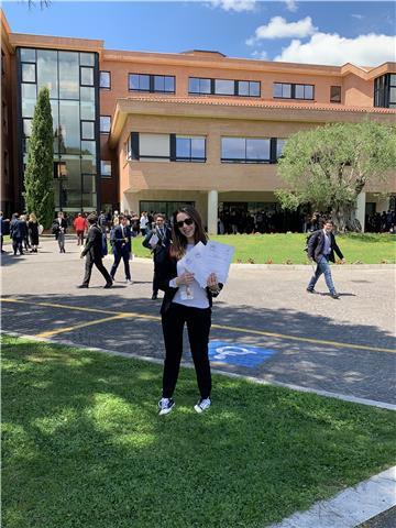 sono una studentessa con certificazione C2 conseguita nel 2018. offro lezioni di inglese a ragazzi di scuole elementari, medie e superiori