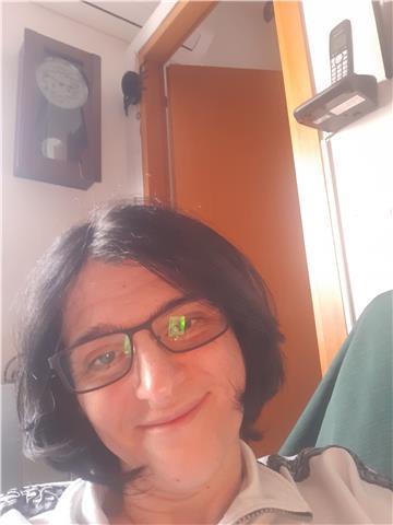 Diplomata, dopo lungo soggiorno nel Regno Unito, posso aiutare per i compiti o ripetizioni bambini fino alla 2 media inferiore, in tutti gli aspetti della lingua, dall'orale alla grammatica