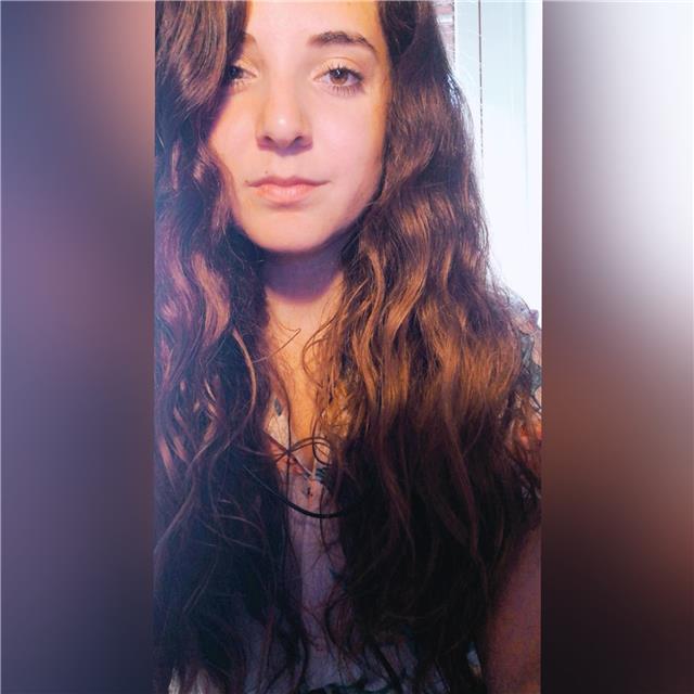 Diplomata al liceo scientifico, impartisco lezioni di matematica per ragazzi frequentanti elementari/medie e biennio a Palermo