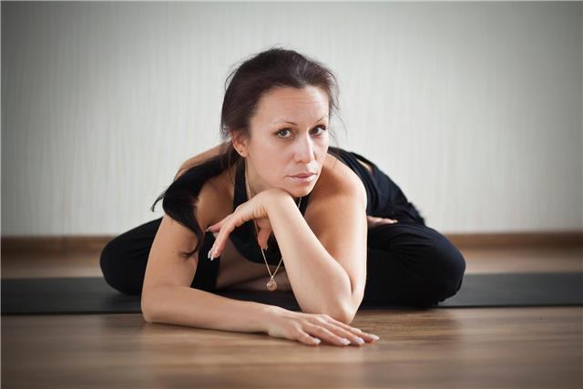 insegnante di Yoga, Yuliia Popovych, d.n. 28/07/1973, la esperienza 16 anni, parlo l'italiano,inglese, russo come madrelingua