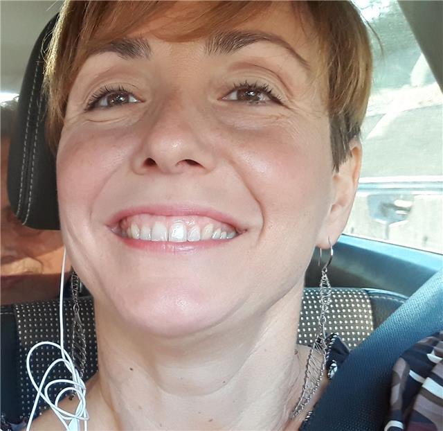 Insegnante motivata al raggiungimento di obiettivi comuni con il proprio studente...qualunque età abbia lo il mio lavoro e nel veder crescere coloro che mi circondano