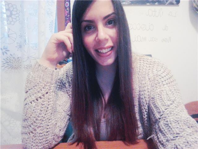 Ho da poco terminato i miei perscorsi scolastici in ambito economico. ho già aiutato bambini delle elementari con varie materie e fatto doposcuola e sono pronta ad aiutare chi ne ha bisogno