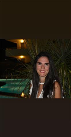 Maestra de Educación primaria con máster en Orientación educativa y B2 de inglés, ofrece clases de refuerzo y apoyo en este nivel