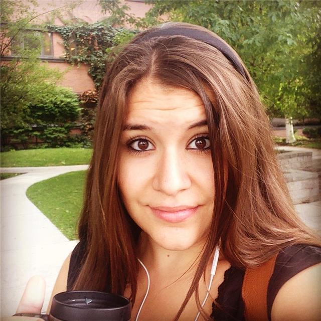 Profesora de ingles con mas de 9 años de experiencia, graduada en la universidad de utah, preparación exámenes oficiales