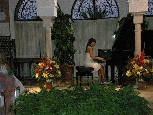 Aprende a tocar el piano, nunca es tarde y yo te puedo ayudar!