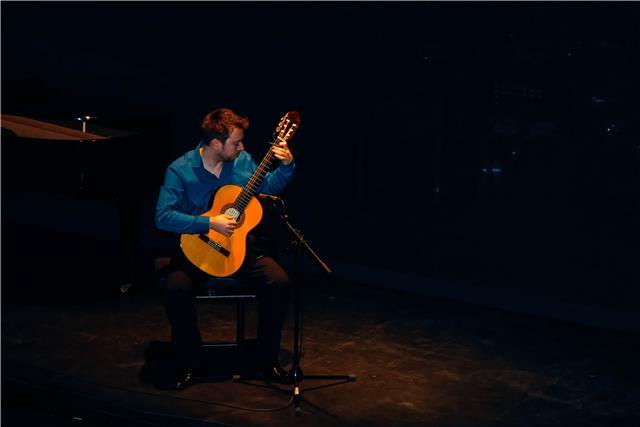 Clases de guitarra clásica y/o lenguaje musical
