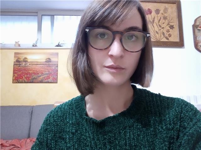 Laureata magistrale in Storia con esperienza offre lezioni private di italiano, storia, filosofia e francese per medie, superiori e università. Per università inoltre supervisione e revisione saggi e tesi