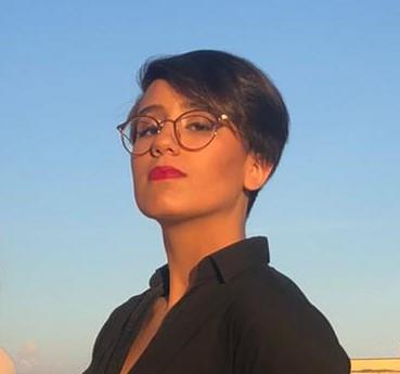 Studentessa universitaria offre ripetizioni di italiano, specializzata nella scrittura di temi, saggi brevi e analisi del testo