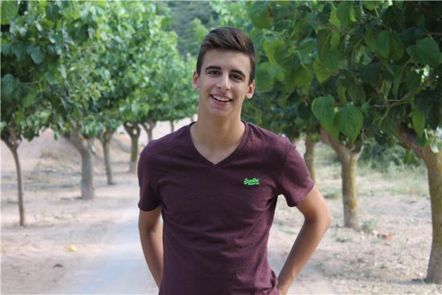 Doy classes de iniciacion de piano, y tambien para recuperar el nivel, o una ayuda para seguir aprendiendo