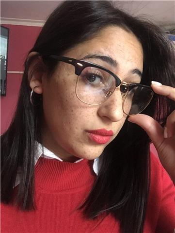 Profesora de Ingles nivel primario . Soy de La Plata