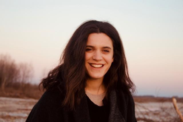 Sono una ragazza appassionata del francese, posso aiutarti!