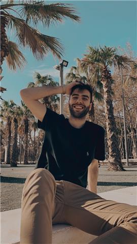 Profesor nativo de españa que ha acabado bachiller y podría ayudar a explicar la teoría y ejercicios desde diferentes puntos de vista