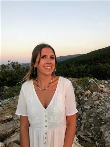 Profesora nativa de francés imparte clases dinámicas online