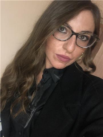 Giovane laureata in Giurisprudenza impartisce lezioni private di Diritto di ogni specie