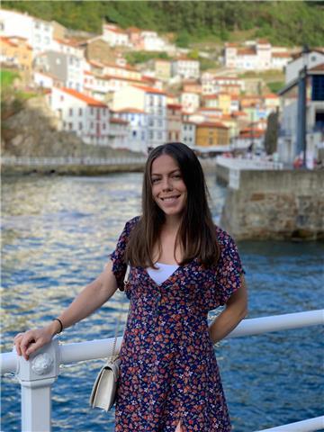 Ofrezco clases particulares y de refuerzo de todas las materias así como ayuda para realizar trabajos o exámenes