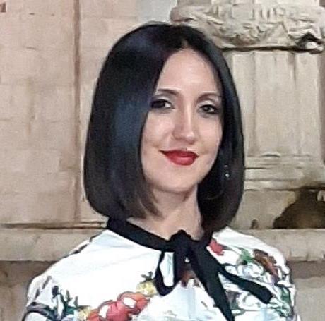 Insegnante di inglese, laureata in Lingue e comunicazione internazionale, con 10 anni di esperienza nell'insegnamento