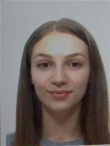 Ragazza universitaria offre lezioni private di conversazione e grammatica francese