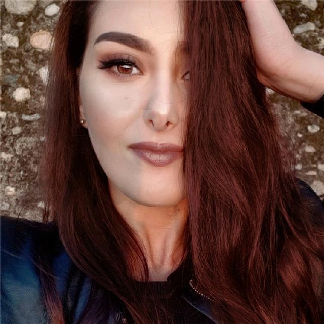 Studentessa di Lingue e Letterature Straniere, livello C1 impartisce lezioni di inglese a distanza