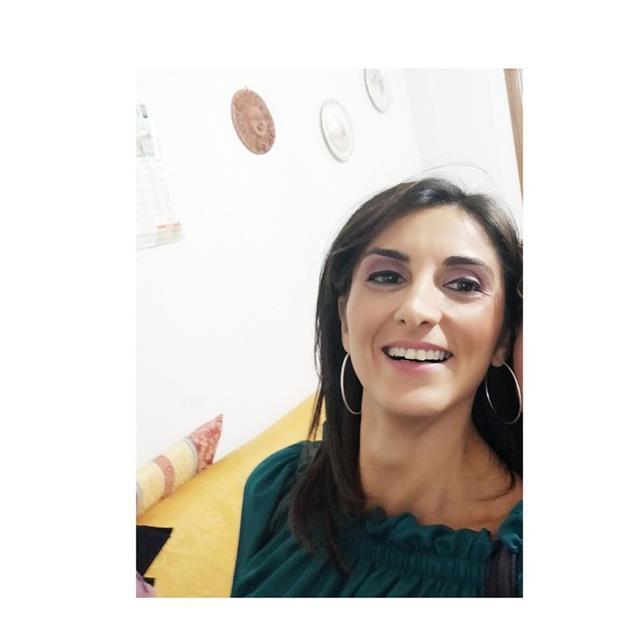 Laureata in scienze statistiche