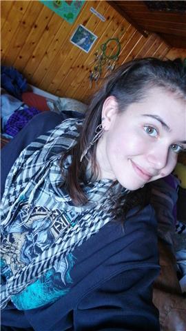 Se imparten clases de materials generales de primaria (catalán, castellano, matemáticas y medi). también se dan clases de secundaria como física, química, biologia, ayuda para proyectos y materias generales