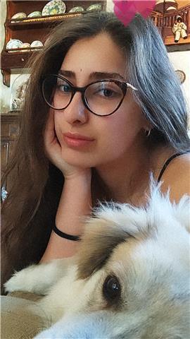 Ragazza con certificazione lingua spagnola B2, disponibile per lezioni private. Esperienza di tre anni con bambini di scuole medie e tutte le materie scolastiche per bambini di scuola elementare e media