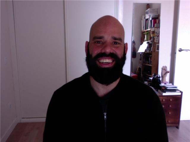 Doy clases de apoyo a alumnos de la eso, historia, geografía, filosofía y algunas de lengua