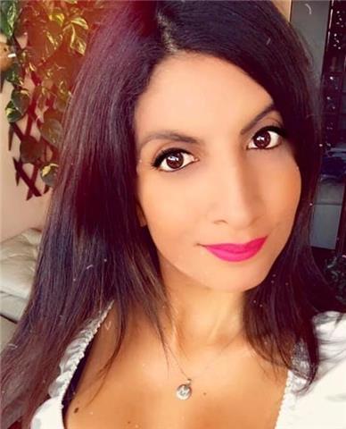 Studentessa laureanda alla facoltà di lingue di lecce impartisce lezioni private di francese e inglese
