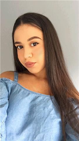 Sono una ragazza che offre lezioni private di inglese a ragazzi/e fino alla terza media