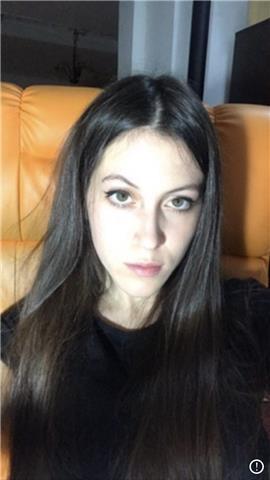 Sono una studentessa del quinto anno di liceo scientifico, indirizzo tradizionale. Posso offrire lezioni di italiano, latino, fisica e chimica