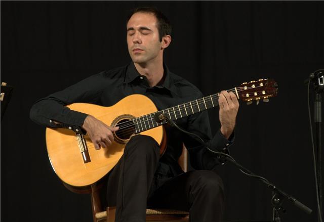 Clases de guitarra flamenca en la sierra de madrid y madrid capital
