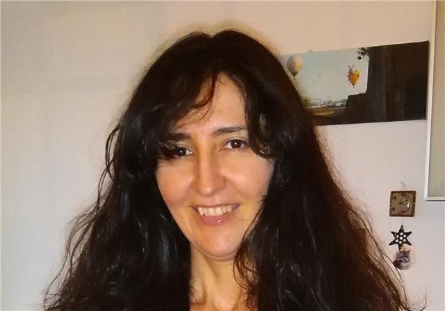Insegnante laureata impartisce lezioni