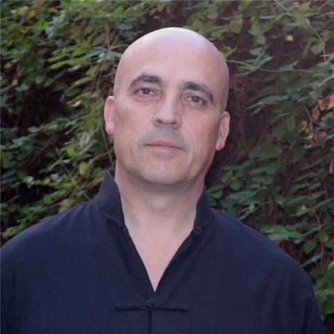 Chi kung y tai chi terapéutico para la salud y el bienestar físico y emocional