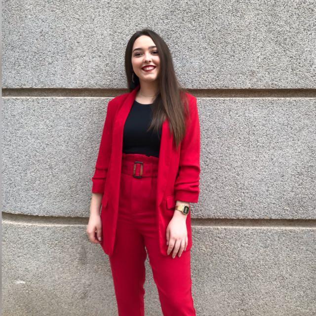 Ofrezco clases particulares de refuerzo, sobre todo dirigidas a alumnos de educación primaria y secundaria