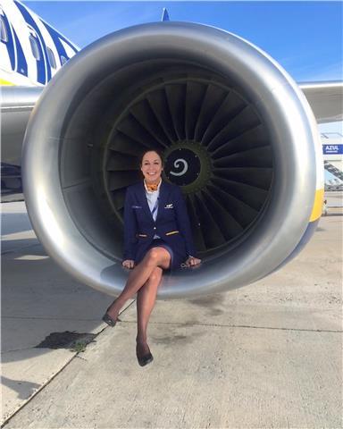 Ciao! Sono Alice, diplomata in lingue e lavoro e vivo a vuoi migliorare il tuo inglese non esitare a contattarmi