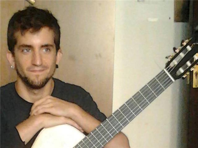 Clases de guitarra eléctrica, acústica y clásica. lenguaje musical y armonía. profesor titulado