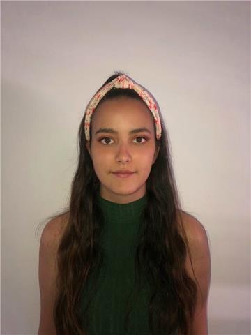 Profesora de inglés con nivel avanzado. capacidad para dar clases a niños desde infantil hasta 2 de bachiller