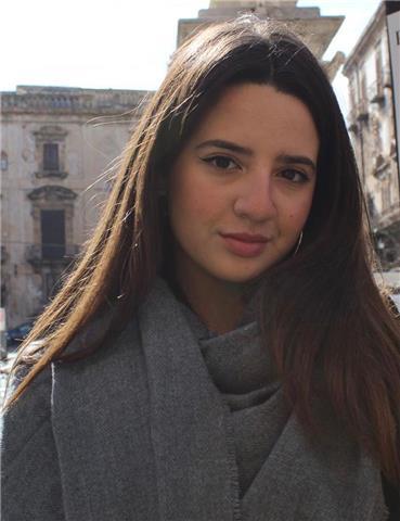 Studentessa in lingue offre ripetizioni di inglese, cinese e spagnolo.
mi rendo disponibile per aiuto compiti e ripetizioni in matematica e geometria ai ragazzi delle scuole medie