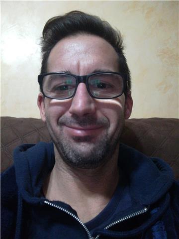 Soy diplomado en magisterio y poseo experiencia en impartir clases de las diferentes materias de educación primaria