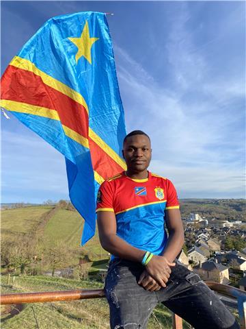 Etudiant au lycée Alexis Monteil à Rodez ,je veux apporte mon aide !