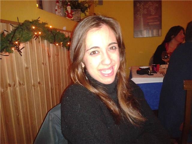 Sono una donna di 30 anni. aiuto i ragazzi delle elementari/medie/superiori nei compiti. in particolare, in inglese