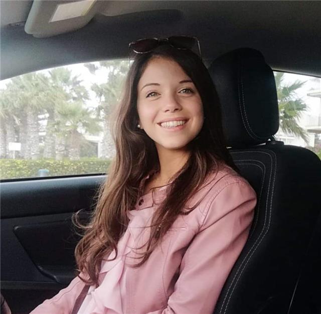 Laureata in giurisprudenza e praticante avvocato impartisce lezioni di diritto