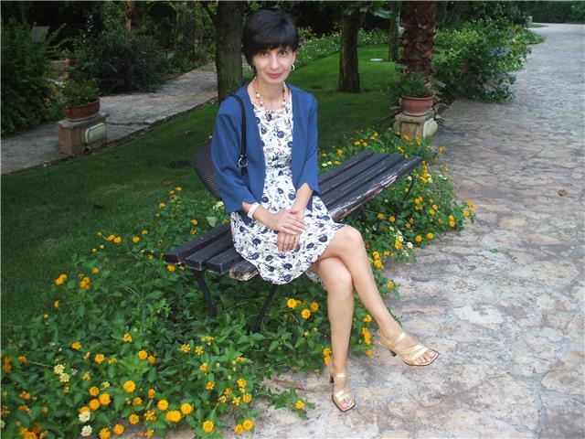 Laureata in giurisprudenza con massimo dei voti. offro la mia candidatura per le materie letterarie (scuole medie ed elementari) e giuridiche!