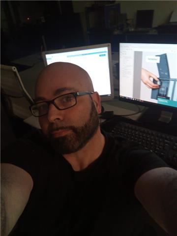 Se imparten clases de apoyo escolar de eso y bachillerato (matemáticas, tecnología, física, química....)