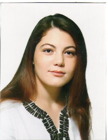 Profesora de francés NATIVA. soy Argelina tengo 25 anos y soy farmaceutica. Hablo Francés desde que naci. Soy una persona dinamica, algere, perfectionista, trabajadora y muy organizada
