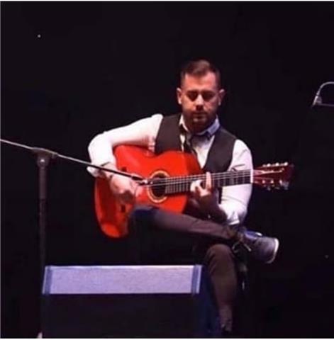 Dirigida por el guitarrista tete castilla (actuaciones y cursillos por todo japón, china y diferentes países de europa). diferentes niveles y horario