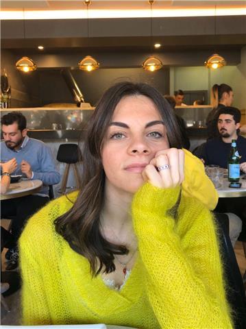 Ti basta soltanto trovare la giusta carica per studiare. Adoro le materie umanistiche, laureata in giurisprudenza