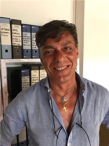 Dottore in Economia e Commercio e consultente aziendale in grado di dare ripetizione di Economia, Ragioneria, Diritto per studenti scuole superiore. Con esperienza anche per la preparazione dell'esame di maturità