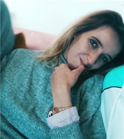 Hola me llamo maría, tengo 26 años u tengo el grado en educación infantil, me encantan los niños son mi pasión y con los tiempos que corren creo que toda ayuda posible es buena para ellos, puedo dar clases en todas las materias hasta 6 de primaria