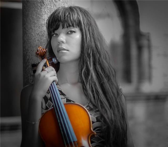 Madrelingua russa specializzata presso mgu a mosca, impartisce lezioni di lingua russa e italiana