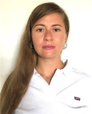 Profesora profesional, doctoranda y nativa. Con muchos años de experiencia